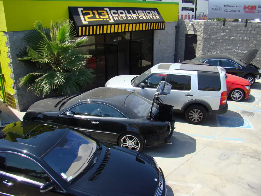 Front of 213 Collision Repair Center on Venice Blvd