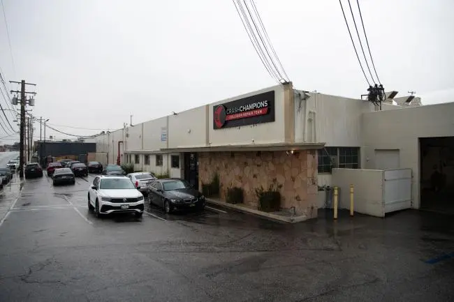 Exterior of Crash Champions El Segundo shop