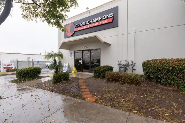 Exterior of Crash Champions Long Beach North on Gundry Ave, Signal Hill