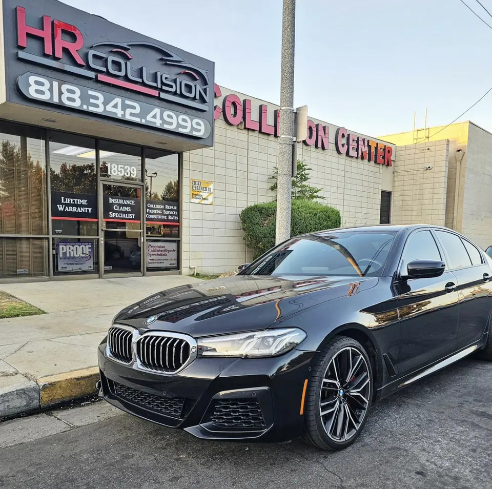H&R Collision Center storefront on Topham St