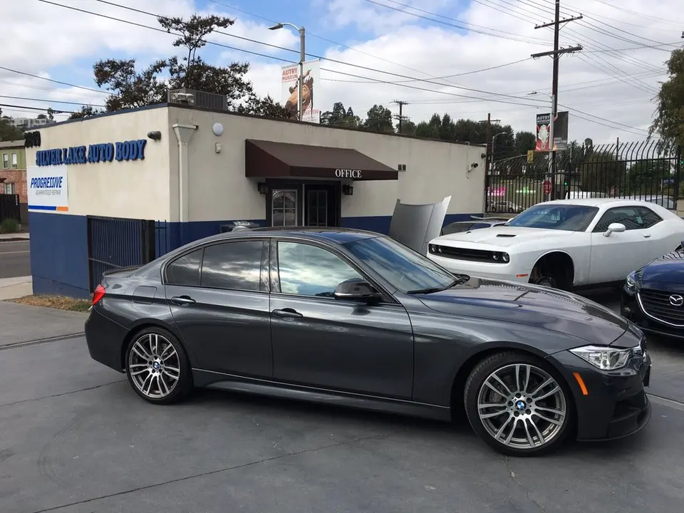 Silver Lake Auto Body office building and lot on Rowena Ave